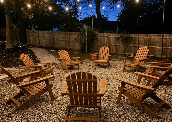 Ultimate Family Getaway-sleeps 18 Holiday home *