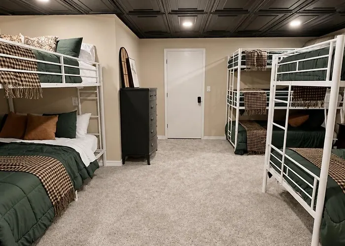 Ultimate Family Getaway-sleeps 18