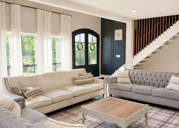 Ultimate Family Getaway-sleeps 18 Tulsa