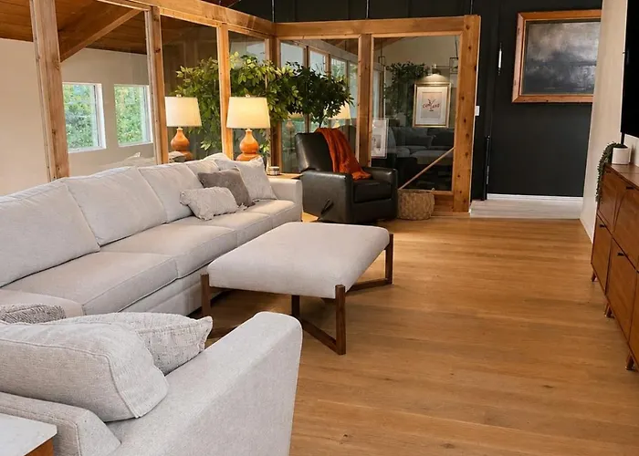Holiday home Ultimate Family Getaway-sleeps 18 Tulsa