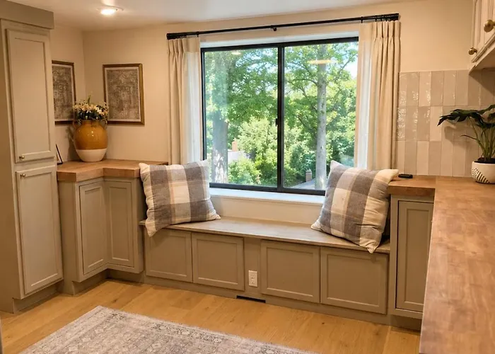 Ultimate Family Getaway-sleeps 18 * Tulsa