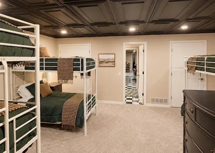 Ultimate Family Getaway-sleeps 18
