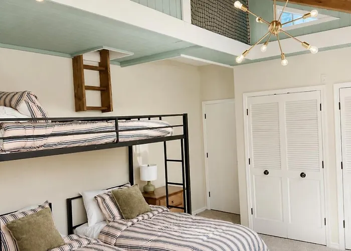 Holiday home Ultimate Family Getaway-sleeps 18 Tulsa
