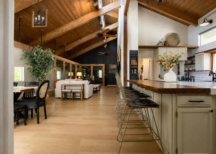 Holiday home Ultimate Family Getaway-sleeps 18