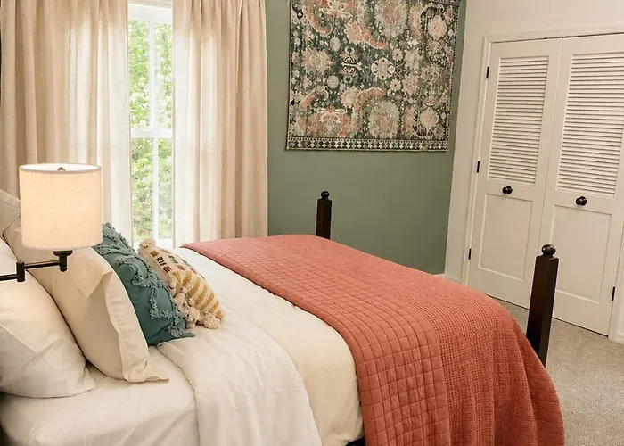 Ultimate Family Getaway-sleeps 18