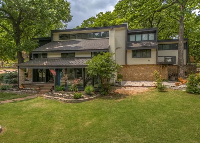 Holiday home Ultimate Family Getaway-sleeps 18 Tulsa