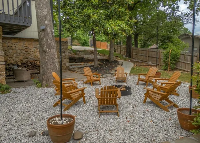 Ultimate Family Getaway-sleeps 18 Tulsa