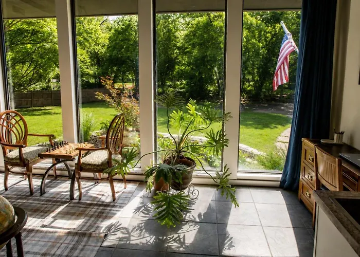 Ultimate Family Getaway-sleeps 18 Holiday home Tulsa
