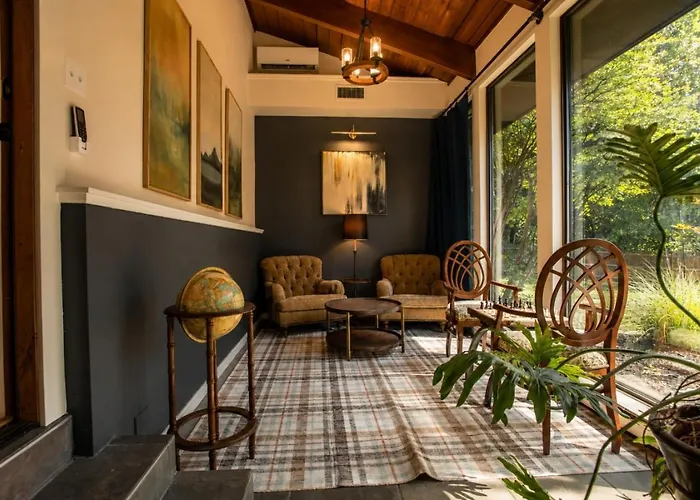 Holiday home Ultimate Family Getaway-sleeps 18 Tulsa